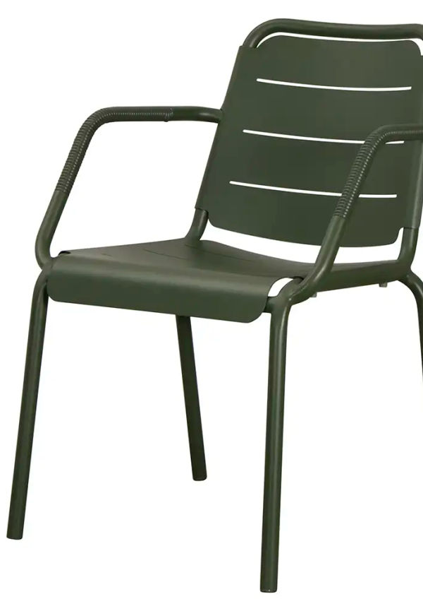 Smickrande Stol som passar bra vid många olika tillfällen.