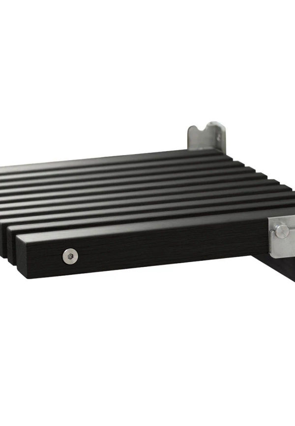 Mysig möbel i ek från Skagerak.