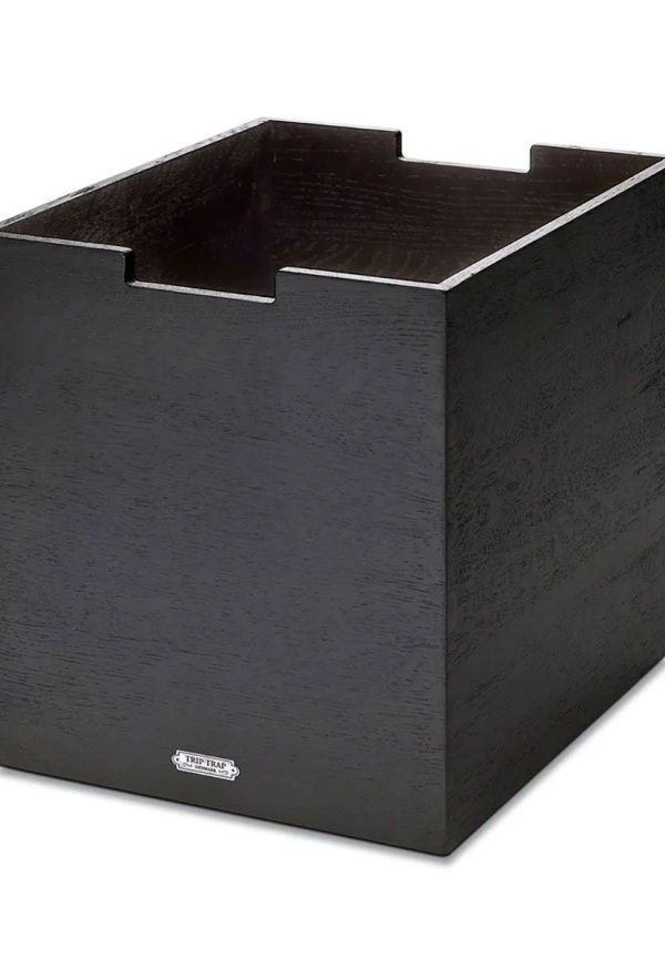 Fin svart möbel 2024 från Skagerak.