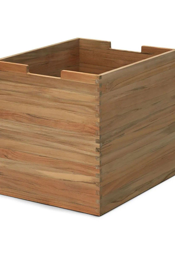 Stilriktig låda 2024 från Skagerak.