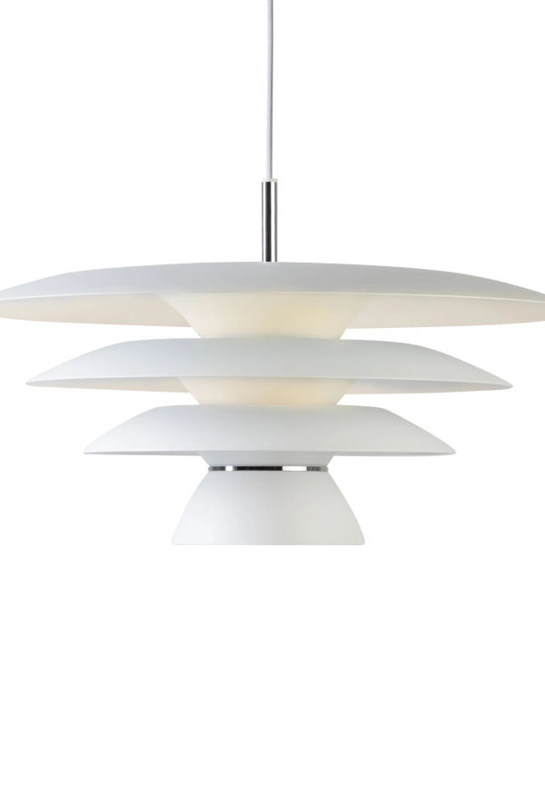 Vit Belid lampa som passar perfekt till sommaren 2025!