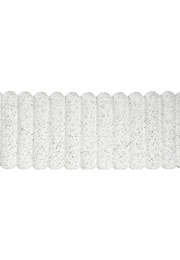 Vit DBKD-kruka i moderiktig modell.