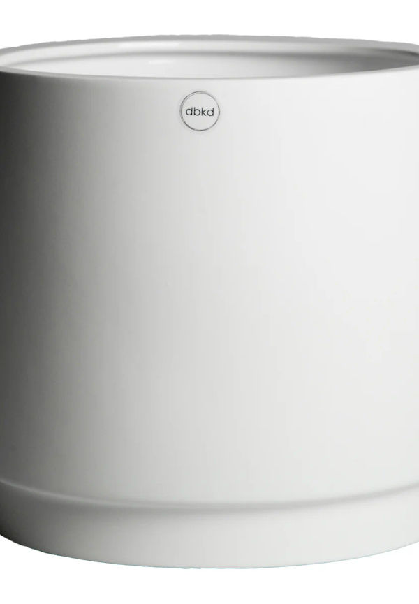 Vit kruka som passar perfekt till sommaren 2025!