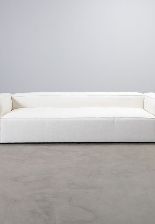 Fin vit soffa 2025 från Decotique.