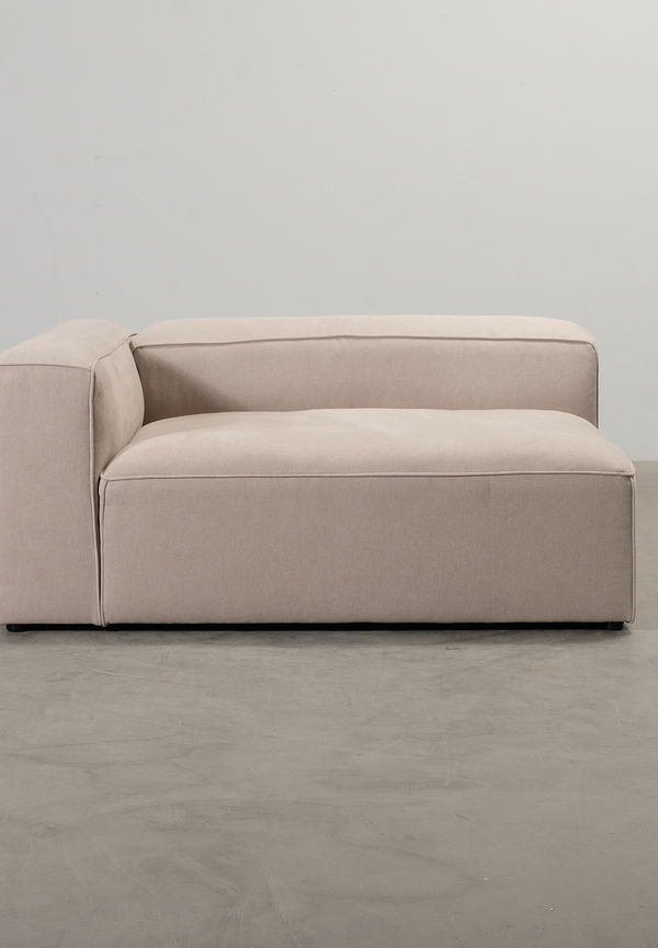 Jättefin beige möbel 2025 från Decotique.