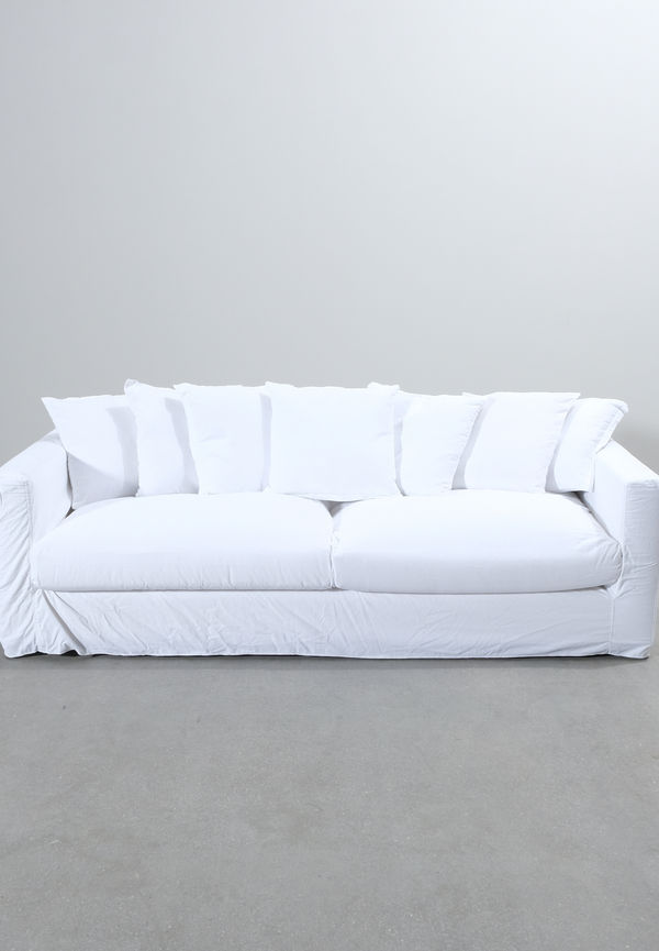 Superfin vit soffa 2025 från Decotique.