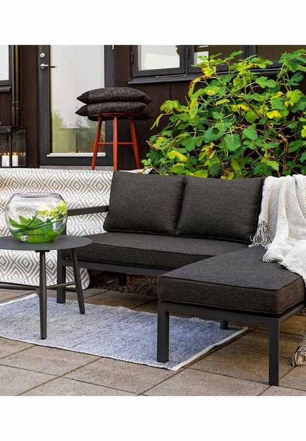 Snygg Soffa som passar bra vid många olika tillfällen.