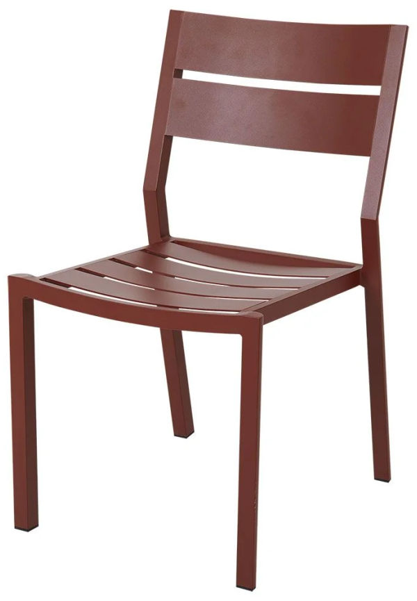 Röd Brafab-stol i jättesnygg modell.