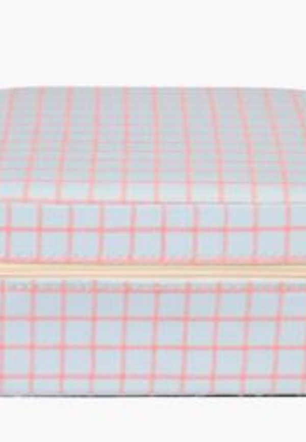 Ljusblå hemtex-smyckesskrin i jättesnygg modell.