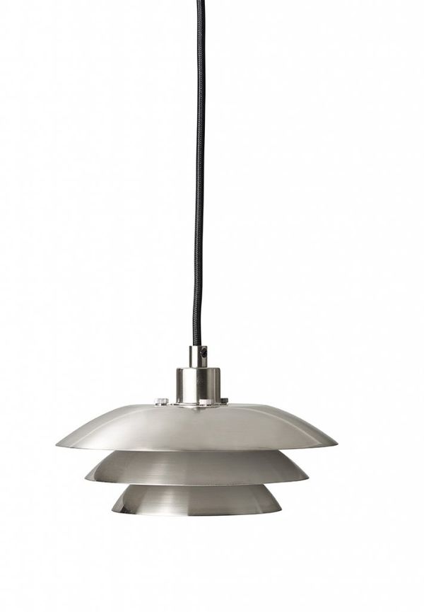 Härlig taklampa 2025 från Dyberg Larsen.