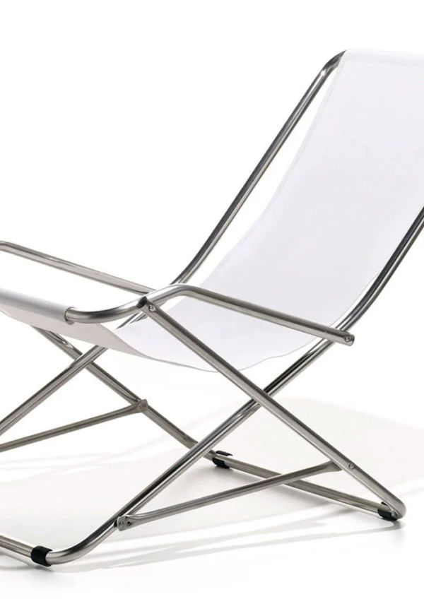 Trendig aluminiumsolsäng 2025 från Fiam.