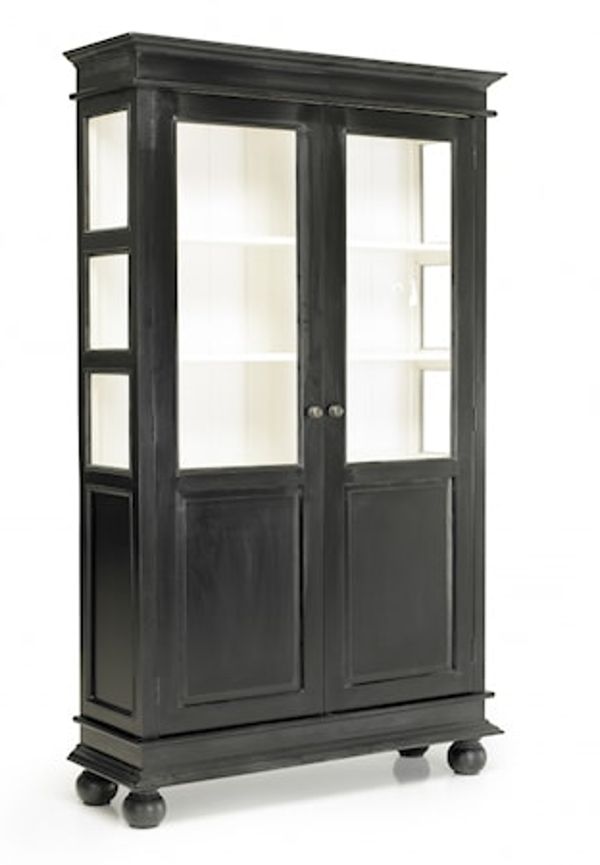 Skön vitrinskåp 2025 från Nordal.