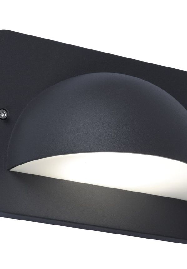 Skön Lampa som passar bra vid många olika tillfällen.