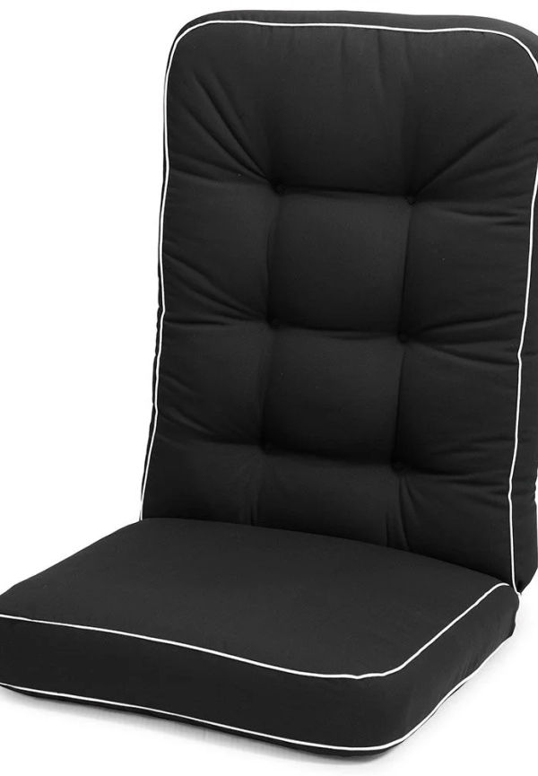 Blå Hillerstorp-trämöbel i elegant modell.