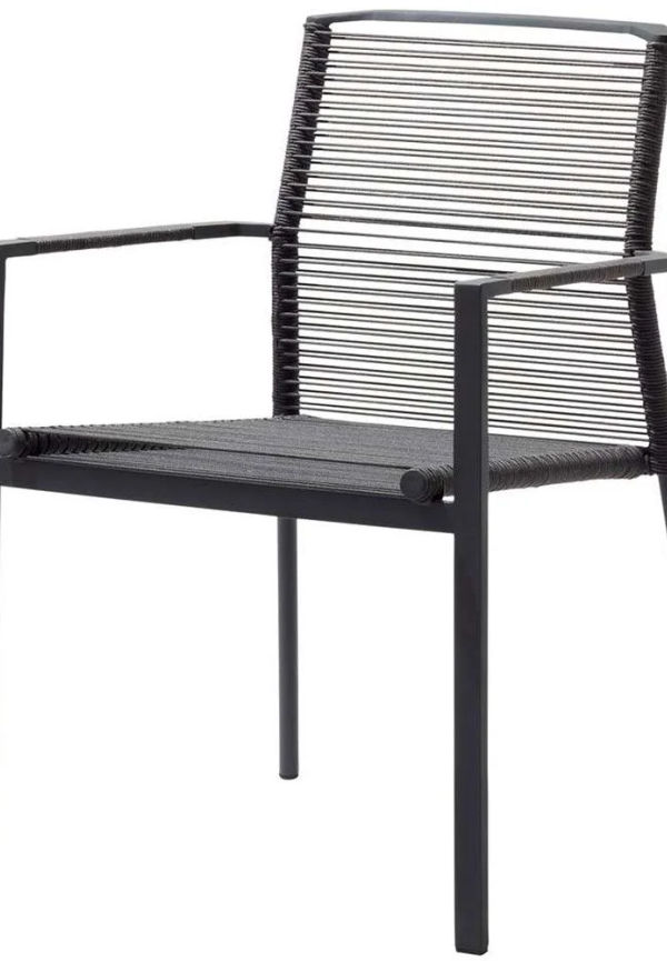 Snygg karmstol i grått från Cane-Line.