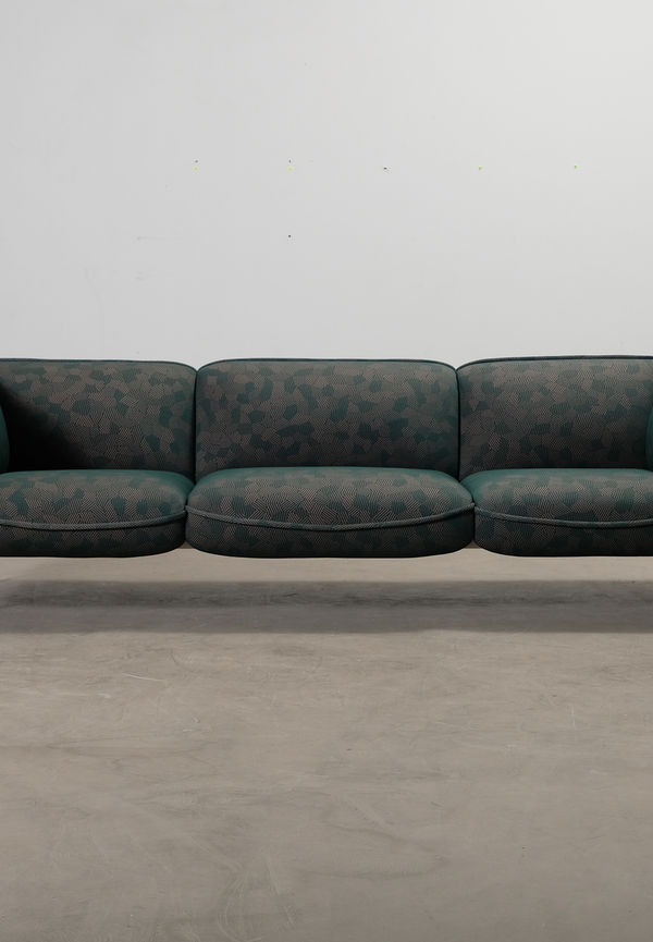 Fantastiskt snygg vit soffa 2025 från Edsbyn.