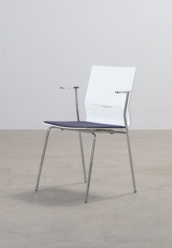 Ikonisk konferensstol 2024 från Edsbyverken.