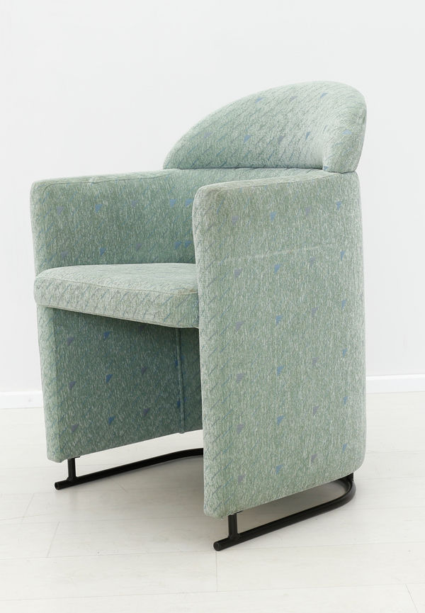 Fin grön fåtölj 2025 från EFG.