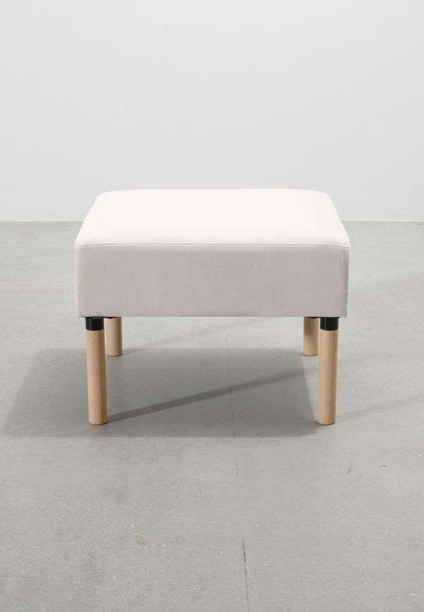 Fantastiskt snygg beige möbel 2024 från EFG.