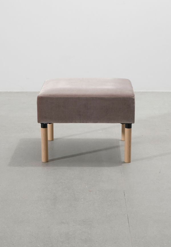 Stilriktig brun möbel 2024 från EFG.