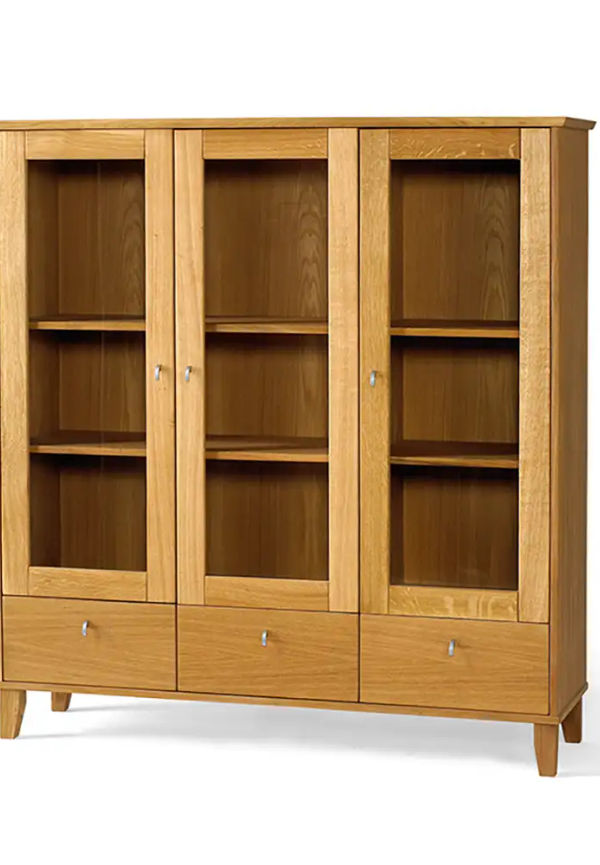 Trendig förvaringsmöbel i ek 2025 från Torkelson.