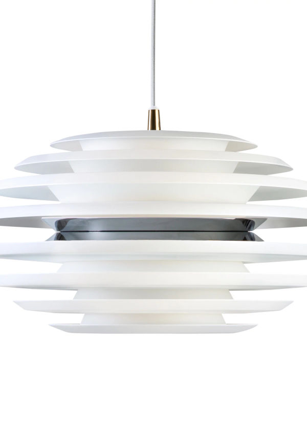 Vit Belid lampa som passar perfekt till sommaren 2025!