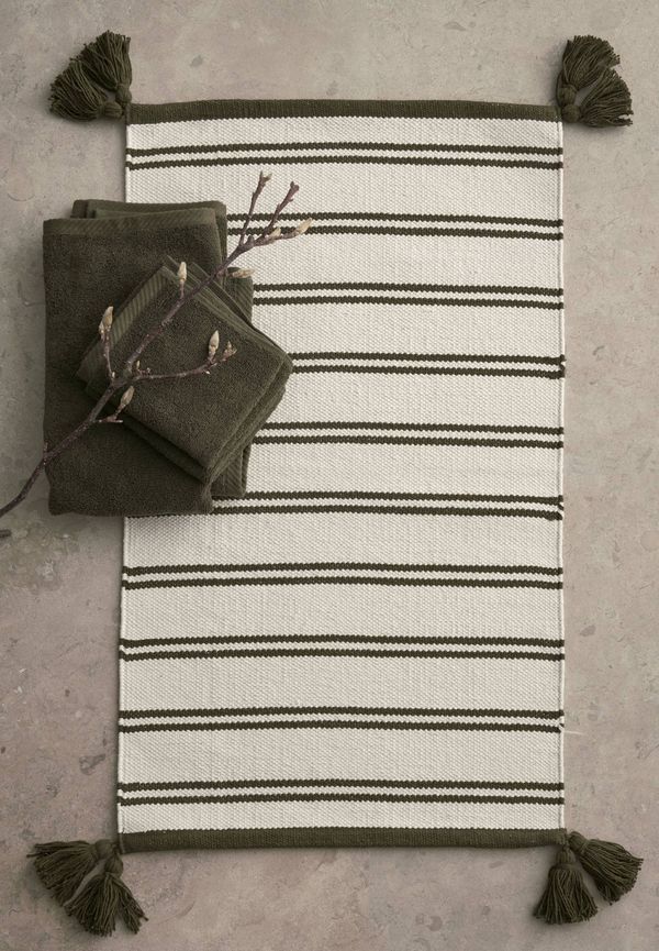 Exklusiv bomullsmatta i olivgrönt från Ellos.