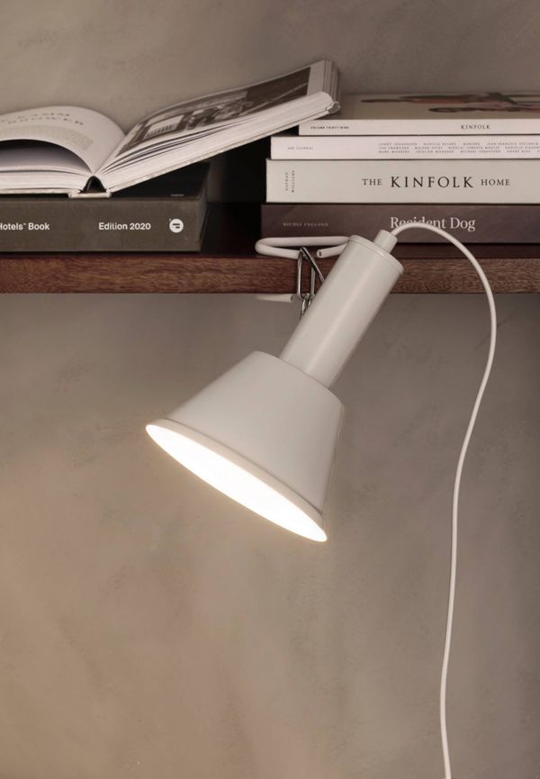 Klassisk Lampa som passar bra vid många olika tillfällen.
