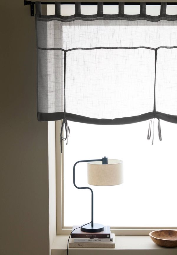 Fantastiskt snygg gardin i grått från Ellos.