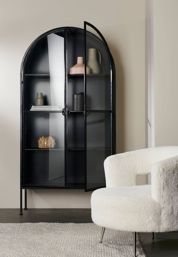 Fin svart skåp 2025 från Ellos.