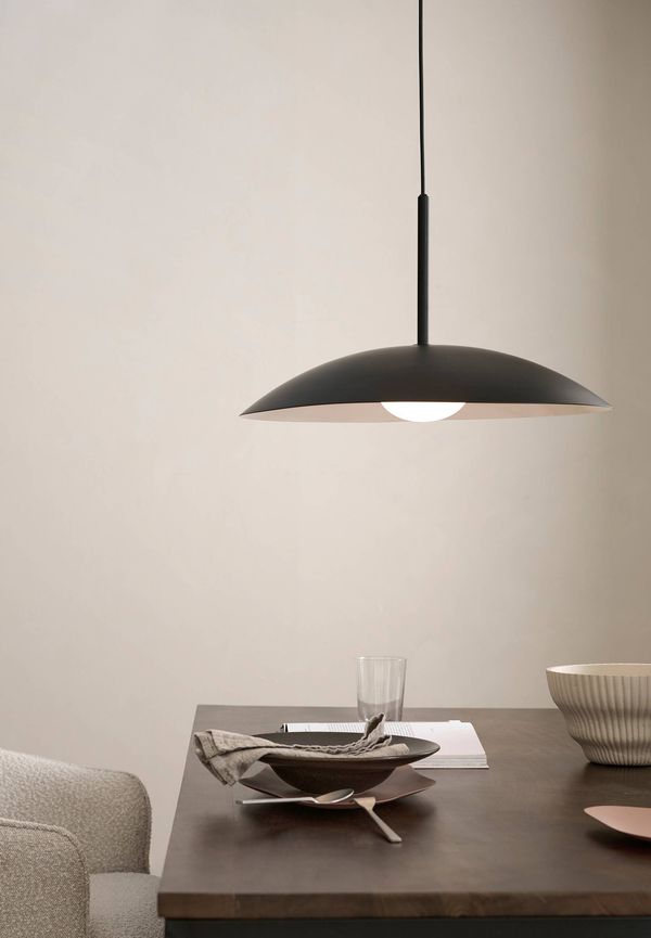 Fantastiskt fin taklampa 2025 från Ellos.