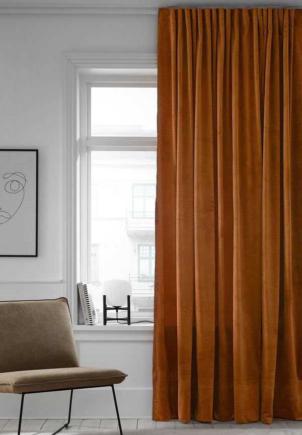 Sammetsgardin som passar perfekt till sommaren 2025!