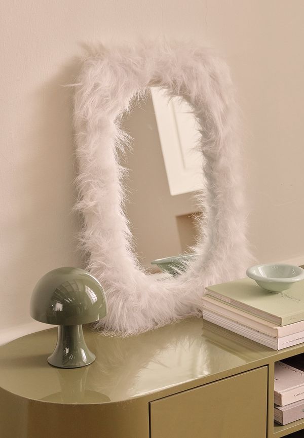 Riktigt snygg väggspegel 2025 från Ellos.