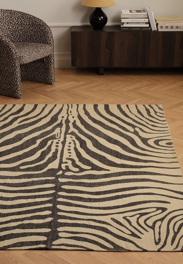 Moderiktig brun matta i bomull från Ellos Home.