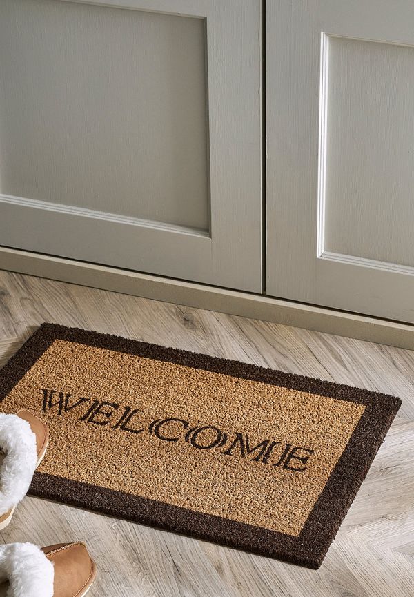 Jättefin dörrmatta i brunt från Ellos Home.