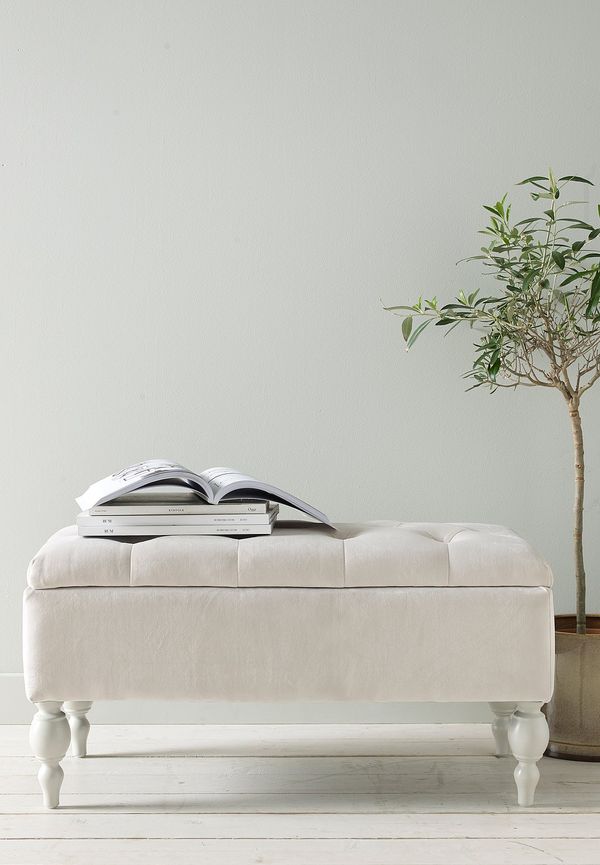 Vit Ellos Home-beställ i otroligt fin modell.