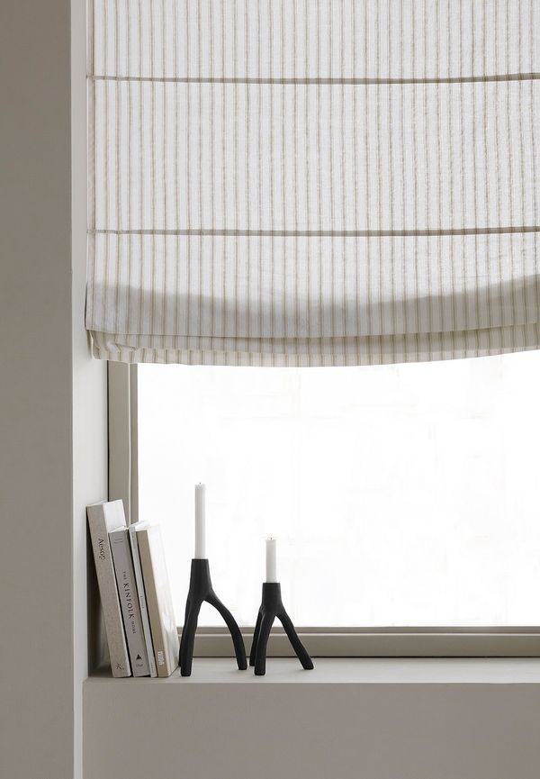 Vacker beige gardin 2025 från Ellos Home.