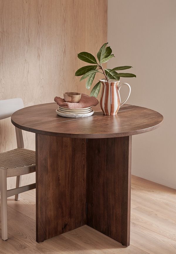 Otroligt fin klaffbord 2025 från Ellos Home.