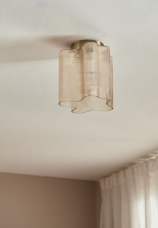 Mysig brun lampa 2025 från Ellos Home.