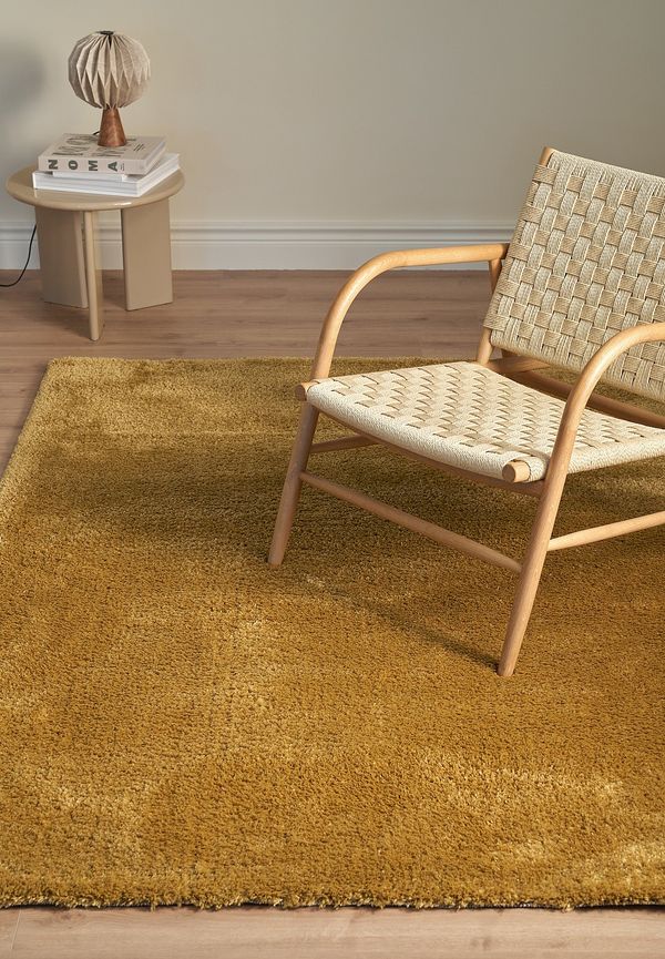 Supersnygg Matta som passar bra vid många olika tillfällen.