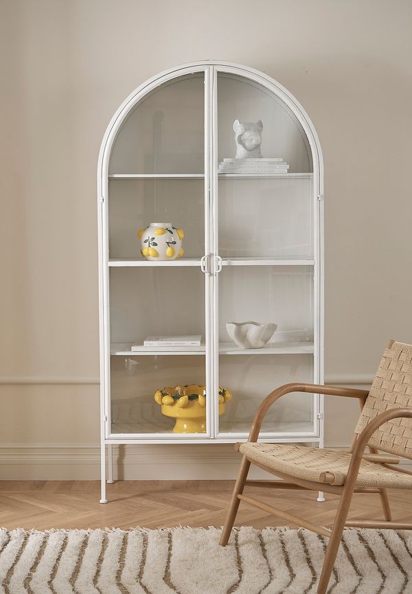 Jättefin skåp 2025 från Ellos Home.