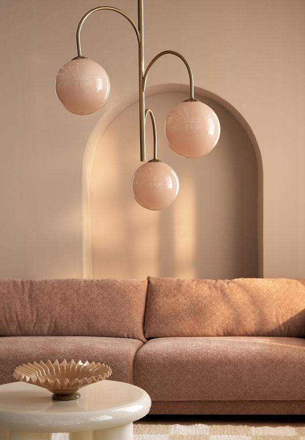 Modern lampa 2025 från Ellos Home.