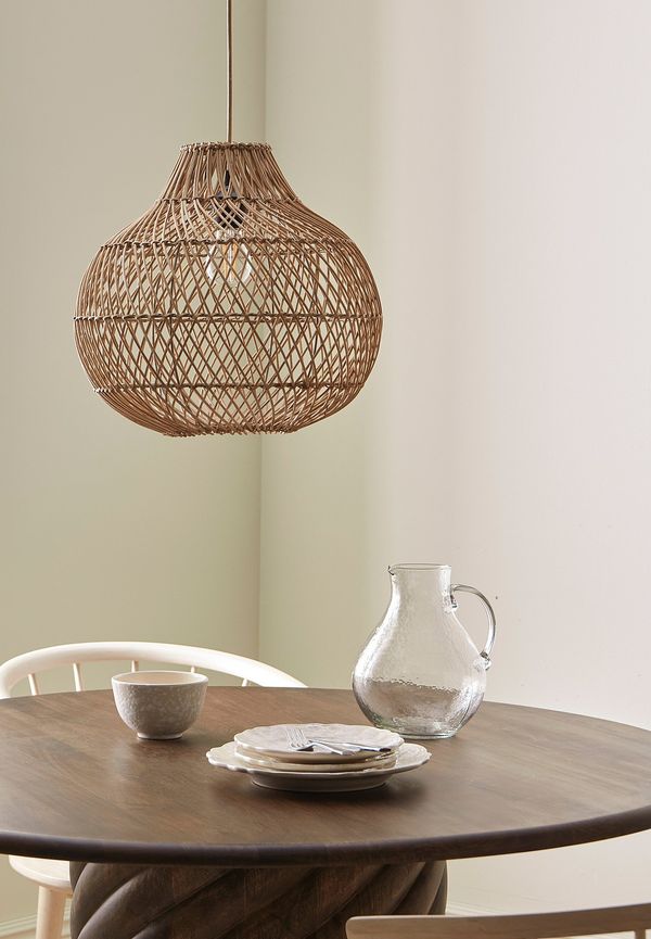 Jättesnygg Lampa som passar bra vid många olika tillfällen.