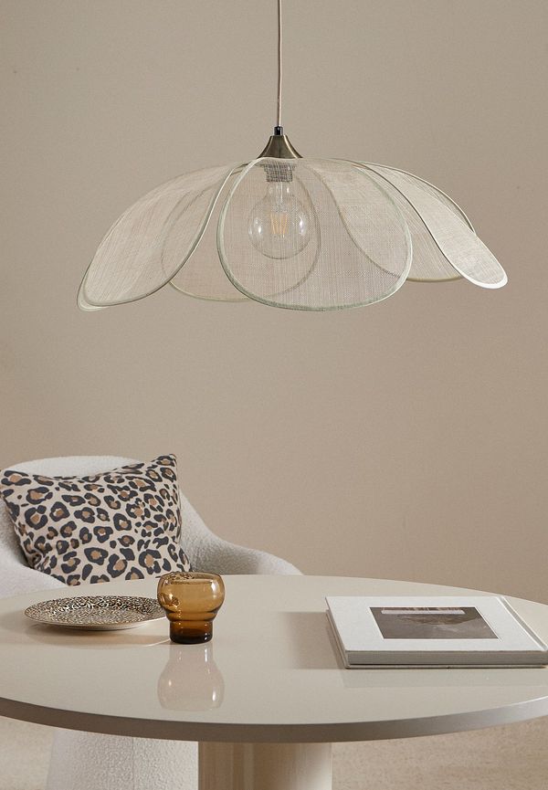 Exklusiv Lampa som passar bra vid många olika tillfällen.