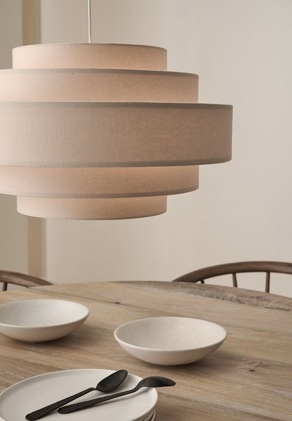 Otroligt fin lampa 2025 från Ellos Home.