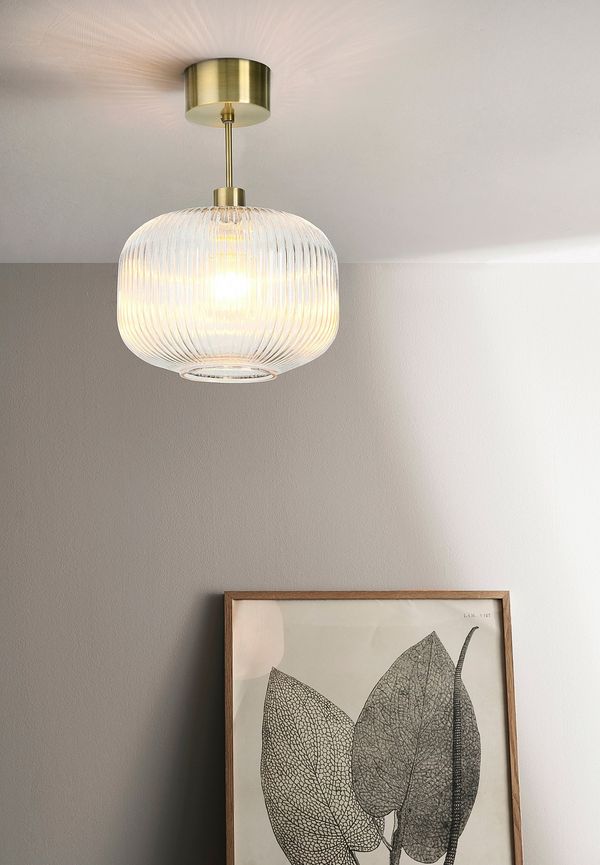 Elegant taklampa 2025 från Ellos Home.