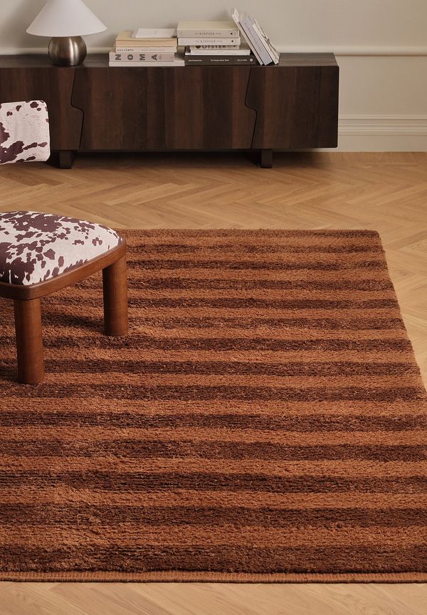 Otroligt snygg viskosmatta i oranget från Ellos Home.