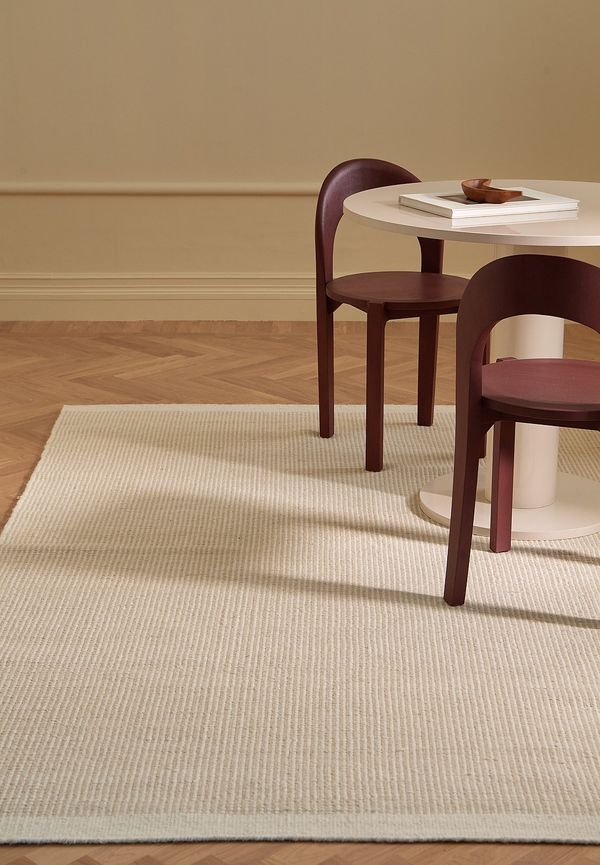 Snygg vit matta 2025 från Ellos Home.