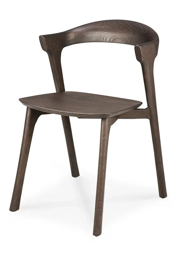 Riktigt snygg matstol i ek 2025 från Ethnicraft.