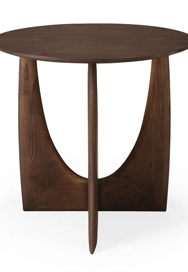 Stilriktig sidobord 2025 från Ethnicraft.